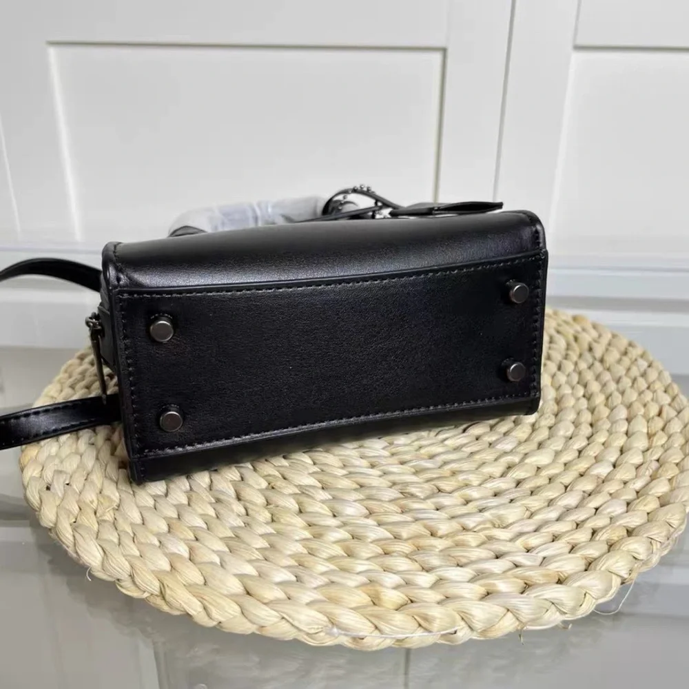 Coach Black shoulder bag - Picture 5 of 8